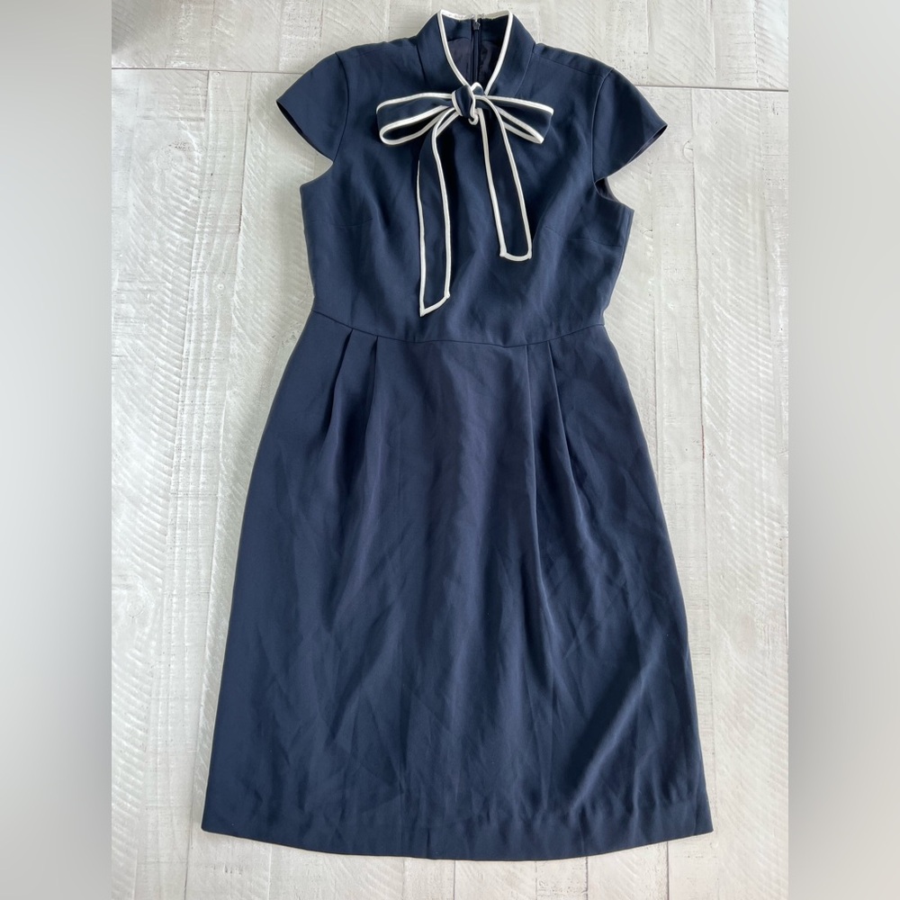 J Crew NWT Bow Tie Neck Dress 
Crepe Cap Sleeve  Navy Blue & White size 8 - Picture 3 of 9